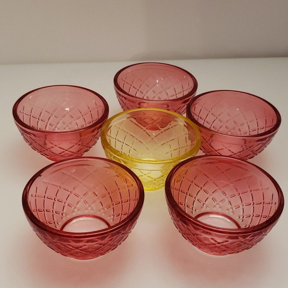 Lot of 6 decorative small bowls 3 oz red‎ and yellow